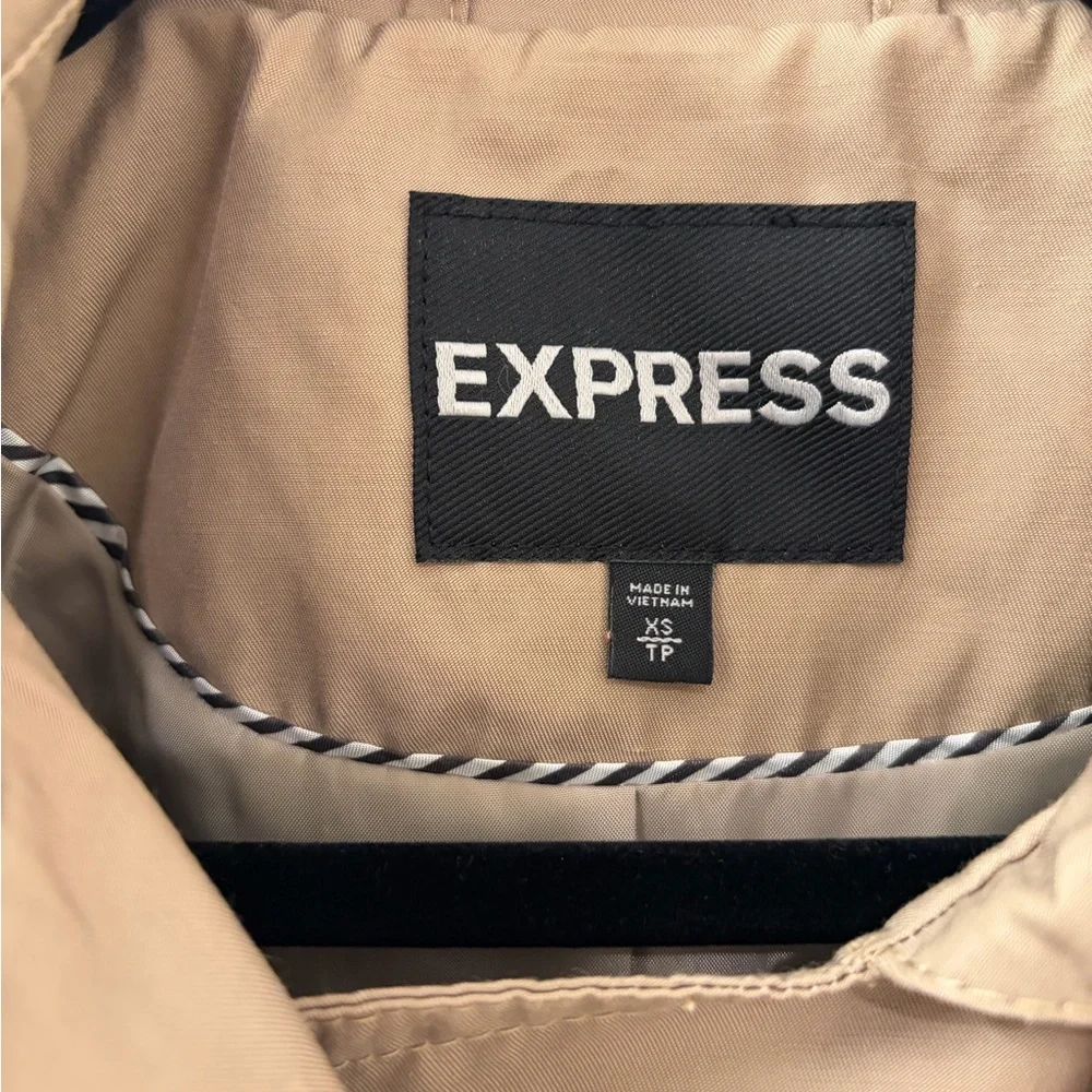 Express Women's Classic Beige Trench Coat - Picture 2 of 2
